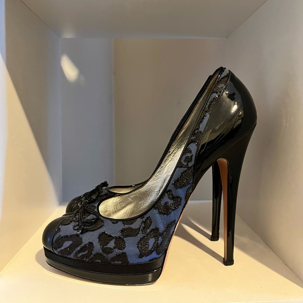 Gorgeous Casadei lace and patent leather Pumps.